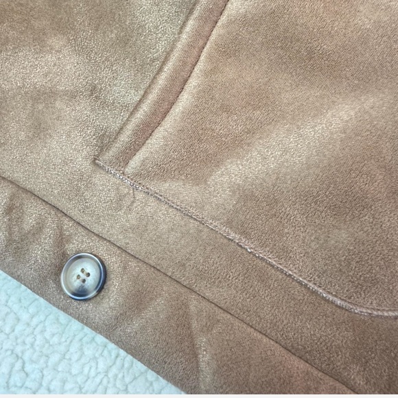SHEIN Tan Teddy Jacket with Cream Accents - Picture 3 of 3
